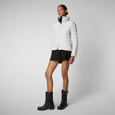 Animal-free damen-steppjacke Amelie mit kapuze in Nebelgrau - DAMEN FW24 NEW IN | Save The Duck