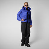 Animal-free damen-steppjacke Amelie mit kapuze in gentian blue - DAMEN FW24 NEW IN | Save The Duck