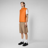 Man's quilted gilet Adam in amber orange - MEN GILETS SS24 SALE | Save The Duck