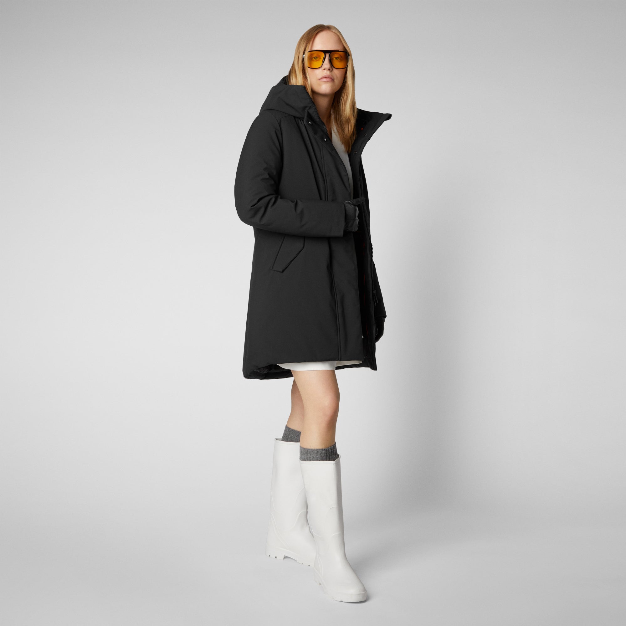 Woman's long hooded parka Nellie in black - Save The Duck